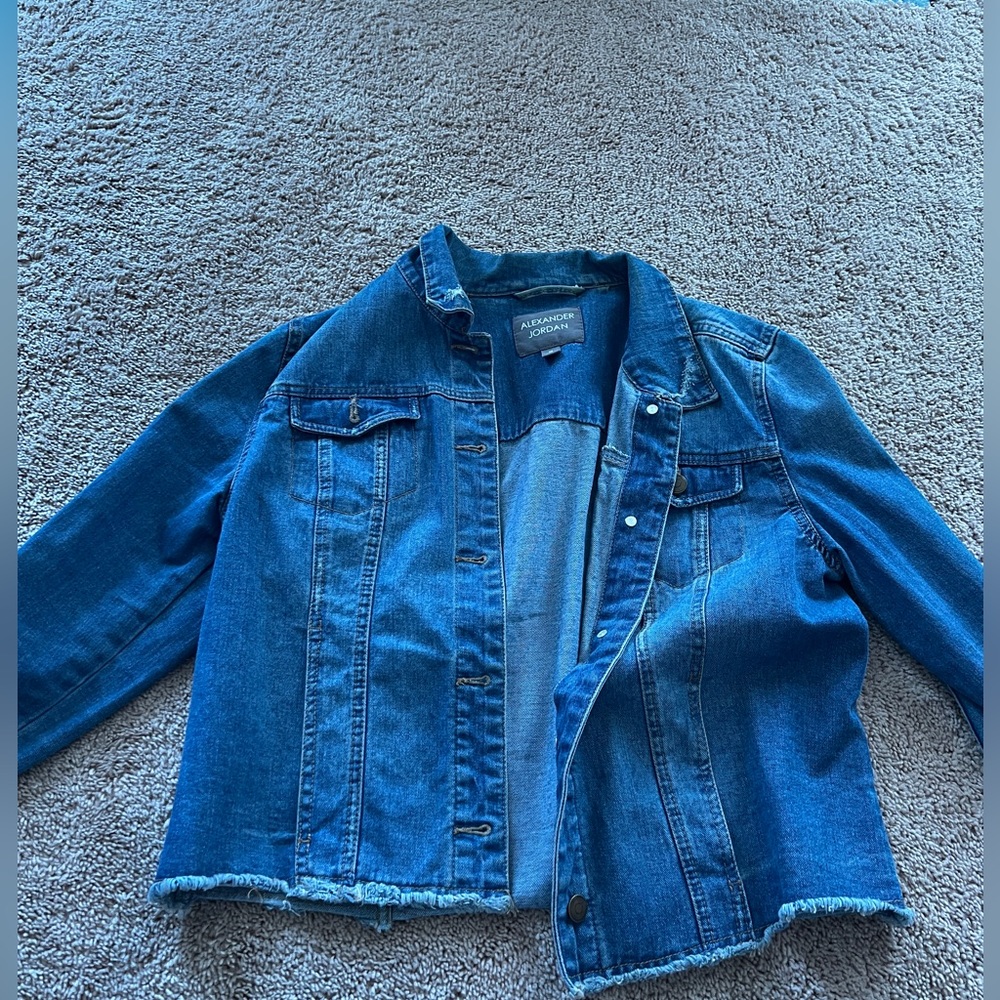 M light wash denim jacket